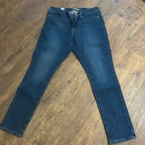 Brand new Levi’s. Women’s shaping skinny jeans